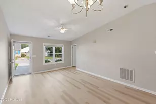 707 Varsity Dr, Wilmington, NC 28403 - Photo 5