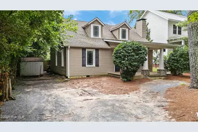 835 N Ashe Street, Southern Pines, NC 28387 - Photo 1