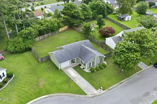 1006 Birch Ct, Morehead City, NC 28557 - Photo 3