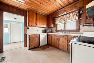 203 Fairview St, Williamston, NC 27892 - Photo 5