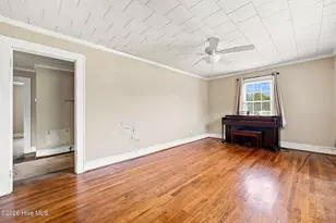 203 Fairview St, Williamston, NC 27892 - Photo 9