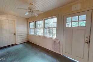 808 W South St, Ahoskie, NC 27910 - Photo 17
