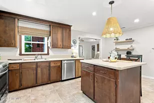 211 Vine St, Beaufort, NC 28516 - Photo 17