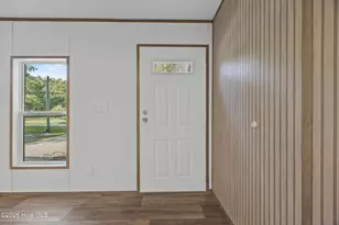 560 Lanier Ave, Rocky Point, NC 28457 - Photo 5