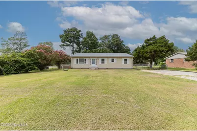 670 Queens Creek Road, Hubert, NC 28539 - Photo 1