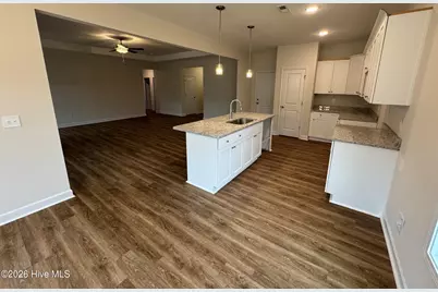 201 Ashley Heights Drive, Aberdeen, NC 28315 - Photo 5