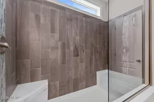 127 Eastview Dr, Emerald Isle, NC 28594 - Photo 27