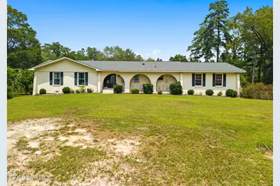 423 S Edgewood Circle, Whiteville, NC 28472 - Photo 1