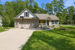 900 Nautilus Ct, New Bern, NC 28560 - Photo 1
