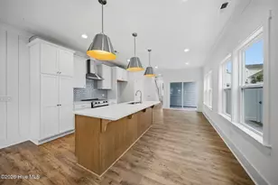 320 Goldsboro Ave, Carolina Beach, NC 28428 - Photo 11