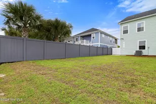 320 Goldsboro Ave, Carolina Beach, NC 28428 - Photo 37