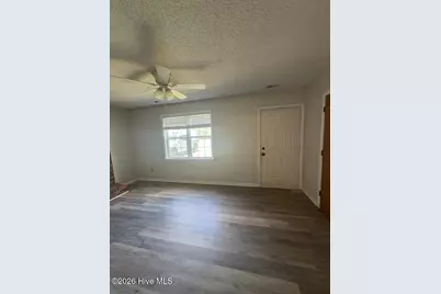 902 Laurel Lane, Jacksonville, NC 28546 - Photo 3