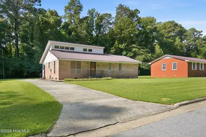 713 Pinewood Drive, Whiteville, NC 28472 - Photo 3