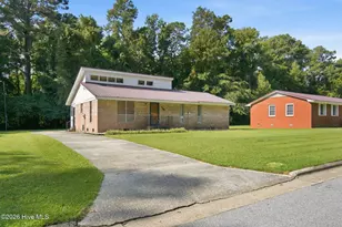 713 Pinewood Dr, Whiteville, NC 28472 - Photo 3