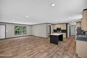 372 Mallard Roost Dr, Burgaw, NC 28425 - Photo 13