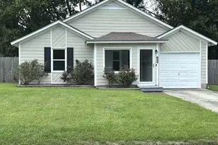 633 Foxfire Cir, Jacksonville, NC 28546 - Photo 1