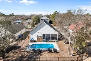 134 NE 5th St, Oak Island, NC 28465 - Photo 3