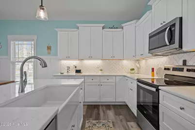 134 NE 5th Street, Oak Island, NC 28465 - Photo 9