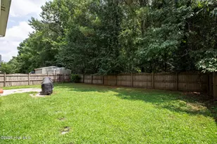 305 Providence Dr, Jacksonville, NC 28546 - Photo 37
