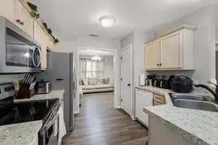 305 Providence Dr, Jacksonville, NC 28546 - Photo 15