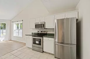 102 Mendover Dr, Jacksonville, NC 28546 - Photo 11