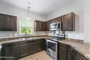 207 Shallowbag Bay Ln, Jacksonville, NC 28546 - Photo 9