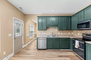 220 Gelynda Ct, Holly Ridge, NC 28445 - Photo 9