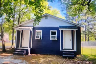 605 Washington St, Laurinburg, NC 28352 - Photo 1