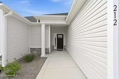 212 Windsor Run Boulevard, Jacksonville, NC 28546 - Photo 5