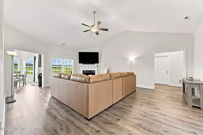 212 Windsor Run Boulevard, Jacksonville, NC 28546 - Photo 7