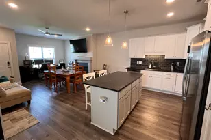 1409B Dorset Dr, Greenville, NC 27834 - Photo 9