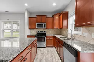 401 Ragged Point Ct, Jacksonville, NC 28546 - Photo 11