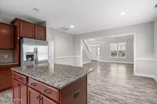 401 Ragged Point Ct, Jacksonville, NC 28546 - Photo 9