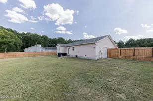109 Lois Ct, Richlands, NC 28574 - Photo 35