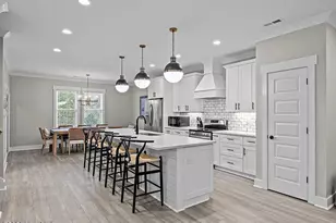 331 Live Oak St, Emerald Isle, NC 28594 - Photo 5