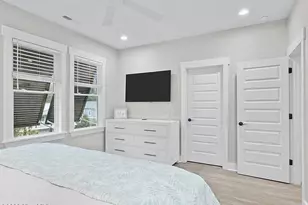 331 Live Oak St, Emerald Isle, NC 28594 - Photo 9
