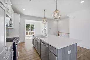 501 Greenville Ave, Carolina Beach, NC 28428 - Photo 11