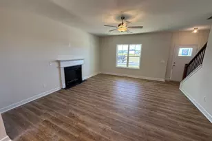 212 Holden Ln, Aberdeen, NC 28315 - Photo 7