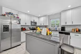 9 Castlewood Dr, Wilmington, NC 28409 - Photo 3