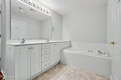 4140 Breezewood Drive #Unit 104, Wilmington, NC 28412 - Photo 19