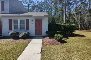 13 Port W Ct, Swansboro, NC 28584 - Photo 1