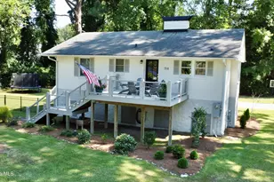 514 Bank St, Washington, NC 27889 - Photo 1