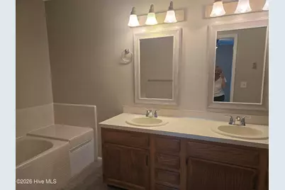 109 W Victoria Court #A, Greenville, NC 27834 - Photo 11