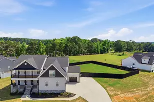 69 Red Rocks Cir, Benson, NC 27504 - Photo 7