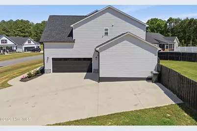 69 Red Rocks Circle, Benson, NC 27504 - Photo 3