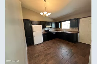725 Pinewood Drive, Jacksonville, NC 28546 - Photo 3