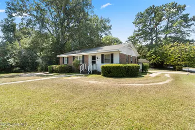 301 Tuskeegee Drive, Laurinburg, NC 28352 - Photo 3