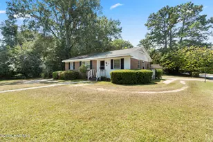 301 Tuskeegee Dr, Laurinburg, NC 28352 - Photo 3