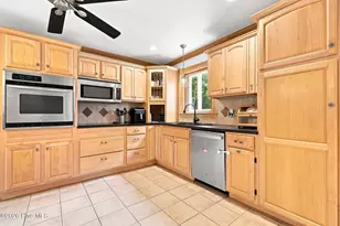 409 Oxford Rd, Greenville, NC 27858 - Photo 15