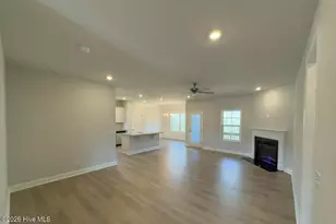 143 Firethorn Cir, Wallace, NC 28466 - Photo 9